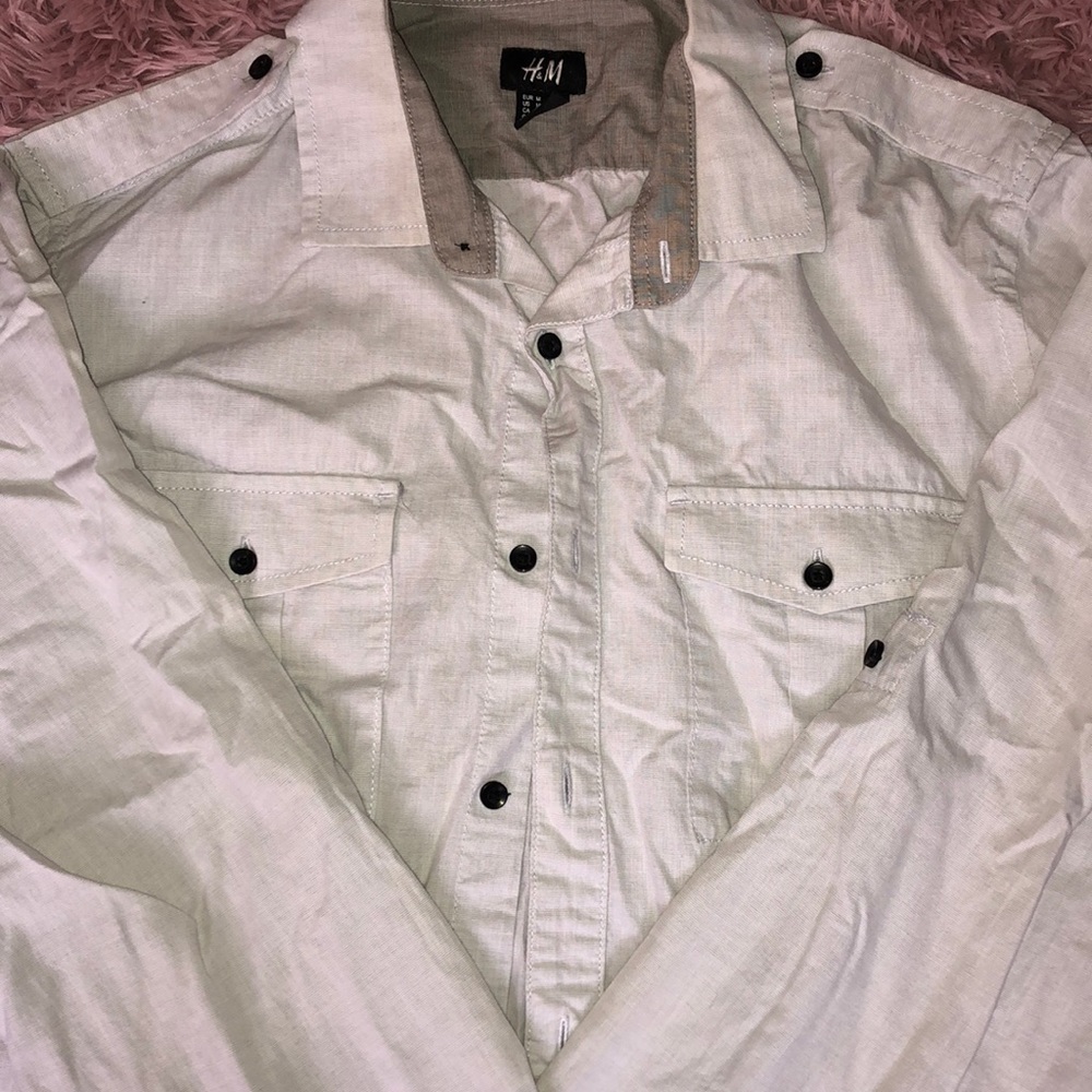 Button up - Picture 3 of 3